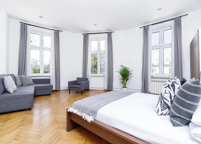 Two Bedroom Apartment - Dietla 51 Street